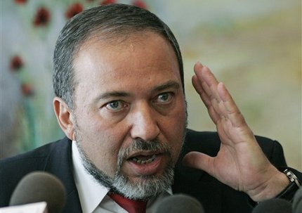 Хвръкна главата на израелския министър на отбраната заради примирието с „Хамас