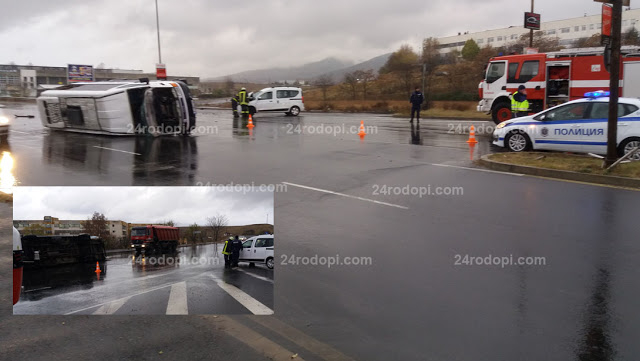 Тежък инцидент с работнически микробус на входа на Кърджали! 9 души са в Спешното (ВИДЕО)