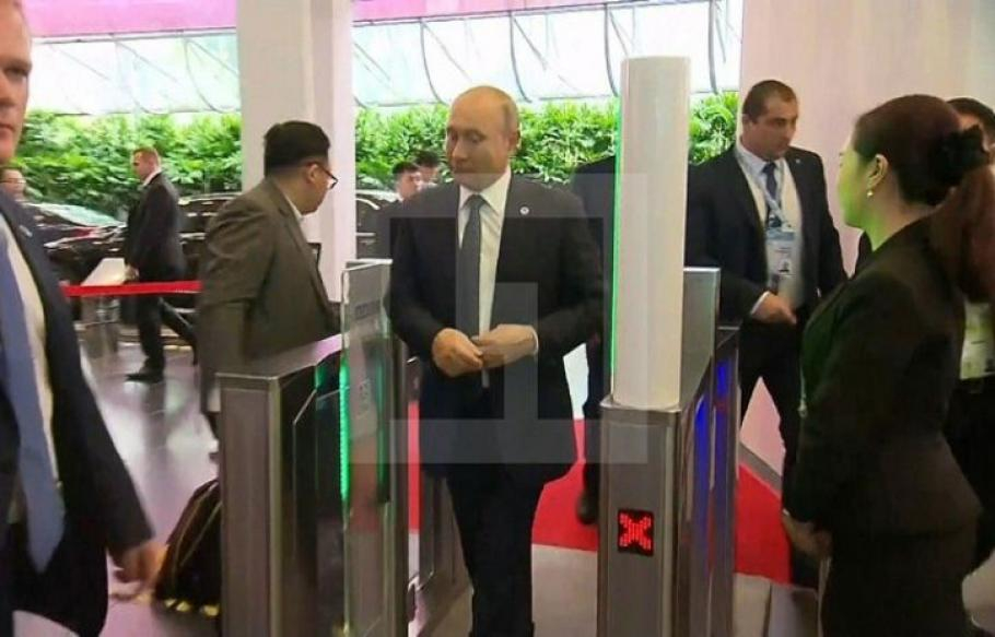 Путин вся смут на летището в Сингапур (СНИМКА)