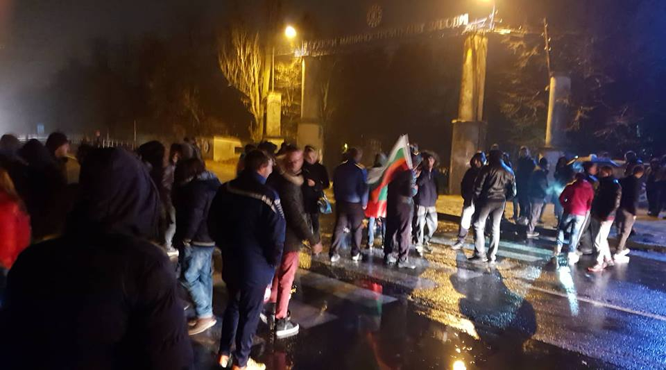 БЛИЦ TV: „Българи, юнаци“ и блокада на път София-Бургас за втора вечер