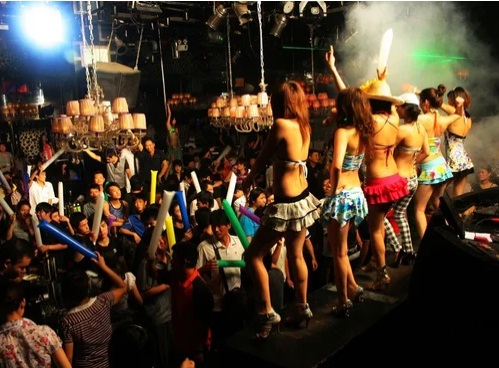 Нощните клубове в Гуанджоу са най-странните на света