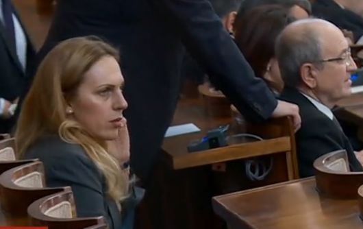 Марияна Николова вече е в парламента! Ето какво направи първо (СНИМКИ)
