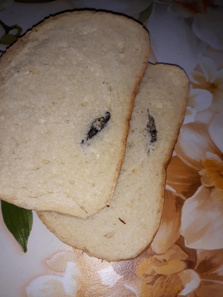 Шок! Това, което столичанин намери в хляб "Добруджа", не може да се опише, а трябва да се види! (СНИМКИ)