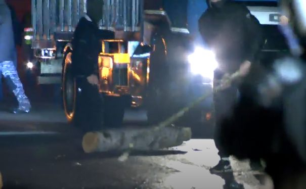 Белгия се разбунтува срещу скъпия бензин, стотици недоволни в сблъсък с полицията (СНИМКИ/ВИДЕО)