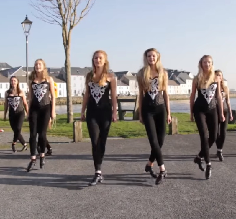 Вижте уникалния и сложен танц на ирландските девойки (ВИДЕО)