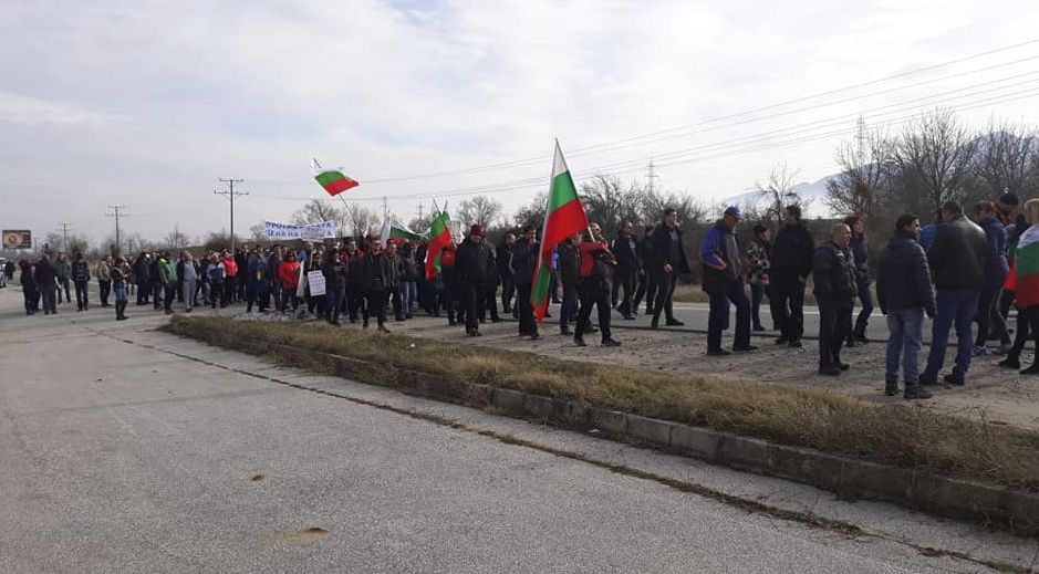 Жандармерия се намеси сериозно в протеста на главен път Е-79 (СНИМКИ)