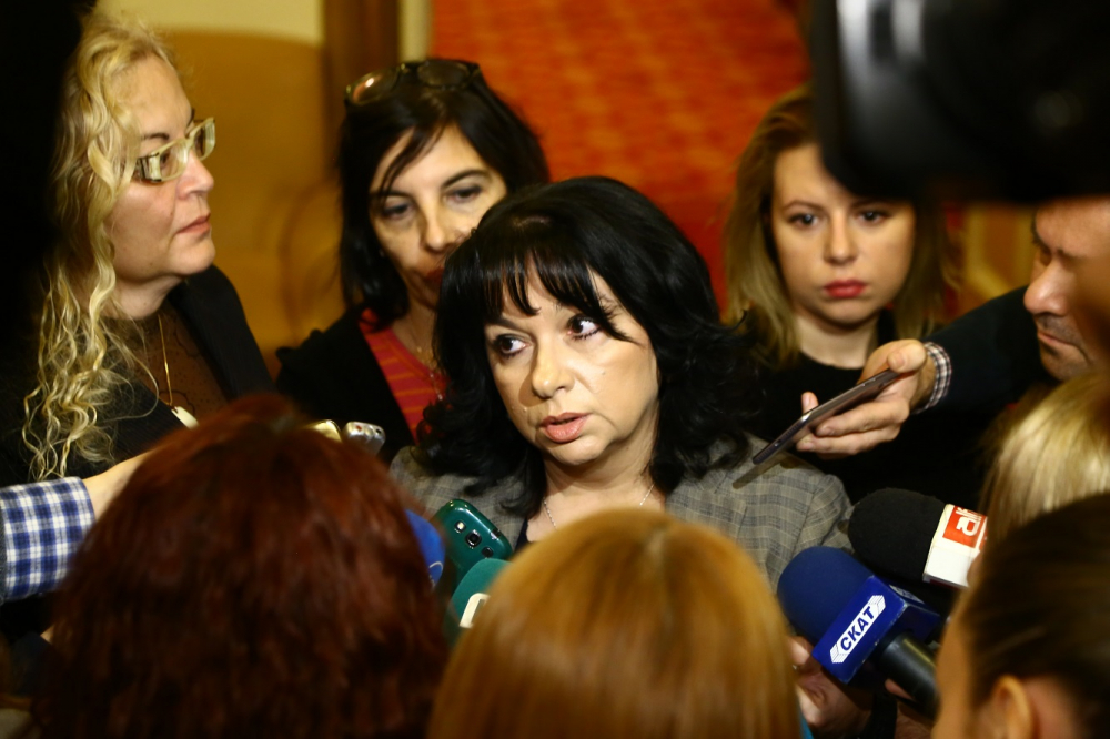 Министър Петкова с извънредни новини за газовата връзка с Гърция 