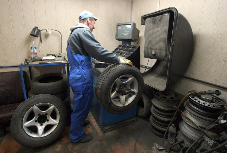 Най-важните правила за напомпването на гумите на колата през зимата