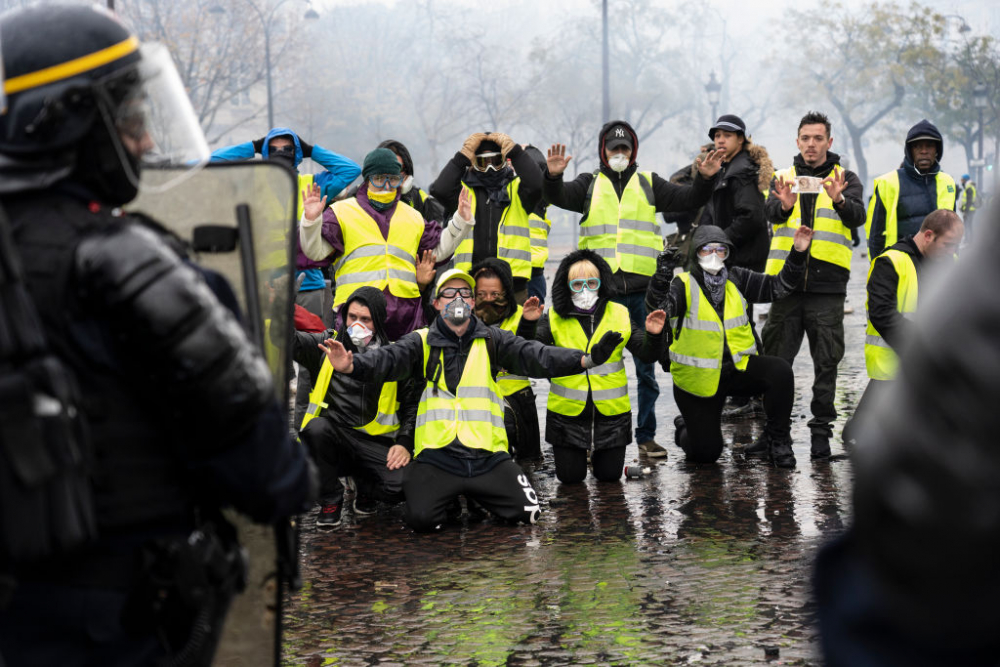 Не ги бавят: Франция вече осъди „жълти жилетки“ за погрома 