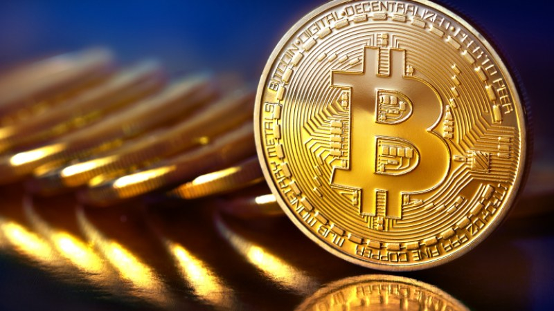 Bitcoin се срина към ново дъно, загубите са огромни