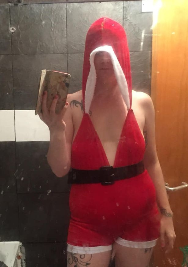 Млада шотландка си поръча секси костюм от eBay и стана за посмешище в мрежата заради тези СНИМКИ
