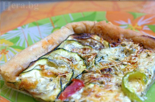 Сочна пица с тиквички и сирена, каквато никога не сте опитвали (СНИМКИ)