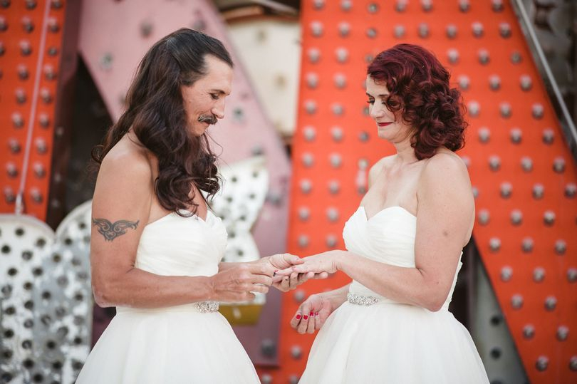 Няма да повярвате как се появи младоженец на сватбата си! (СНИМКИ)