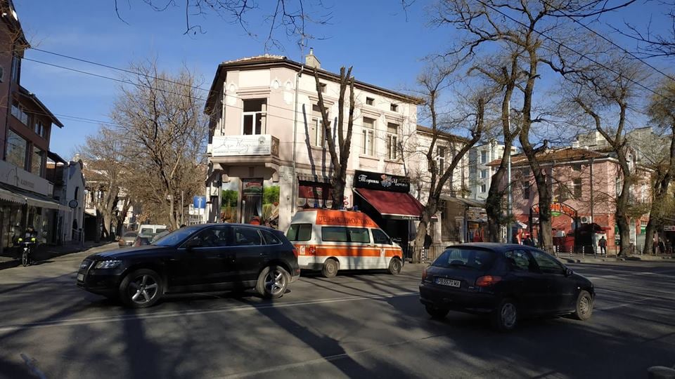 Страшна драма пред магазин в центъра на Пловдив 