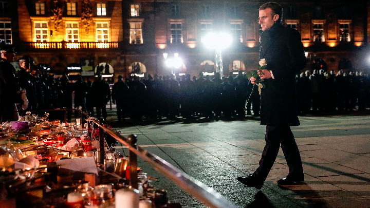 Макрон отдаде почит на жертвите на нападението в Страсбург