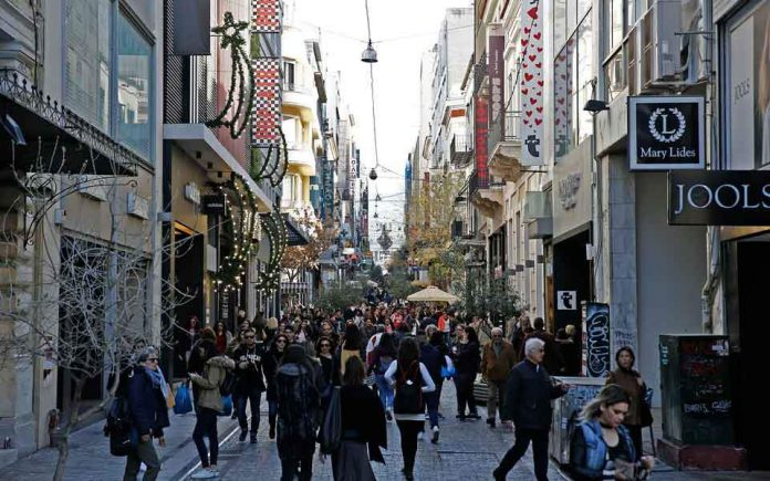 В Гърция прецакват работниците за Коледа по-лошо отколкото в България!