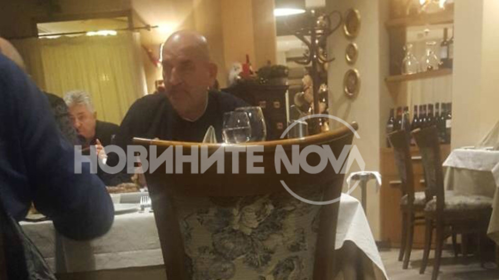 СНИМКИ от столично заведение показват какви ги върши "болната" мутра Ценко Чоков докато е под домашен арест