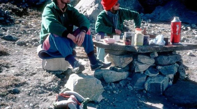 Преди 30 години двама алпинисти изчезнаха в Хималаите, а днес телата им изненадващо се появиха на... (СНИМКИ)