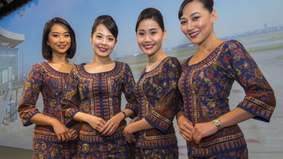 Топ 10 на авиокомпаниите с най-красивите стюардеси