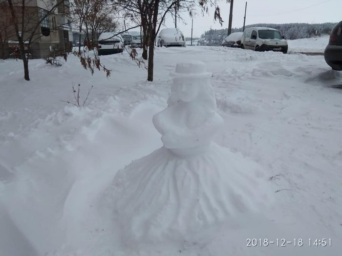 Уникално красива: Снежната принцеса от Перник (СНИМКИ)