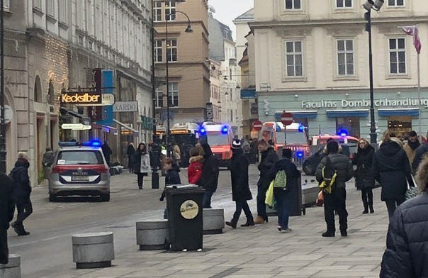 От последните минути! Кръв се лее по улиците на Виена, стрелците са няколко? (СНИМКИ)