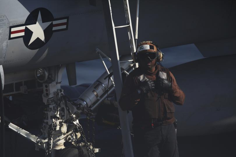 Американски самолетоносач влезе в Персийския залив
