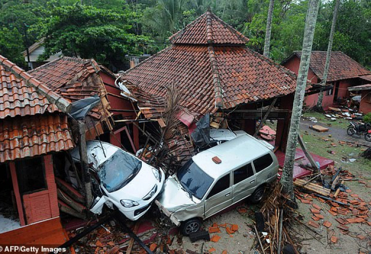 Президентът на Индонезия призна, че властите не са успели да предупредят населението за цунамито
