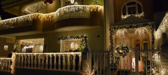 Истински шедьовър: Вижте най-украсената къща за Коледа в Гърция (СНИМКИ)