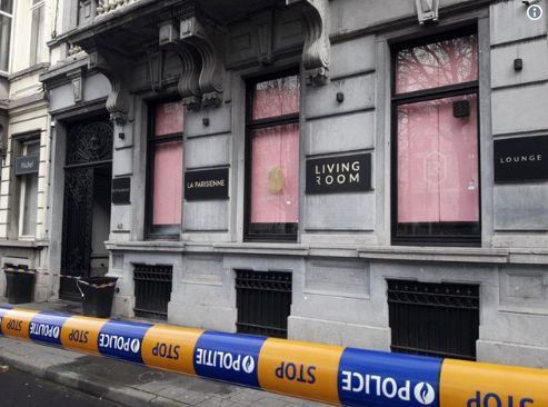 Извънредно! Мъж откри стрелба с Калашников в скъп ресторант в Брюксел (СНИМКИ)
