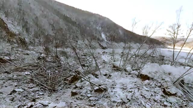 Нови СНИМКИ и ВИДЕО от мястото, където метеоритът отряза цял хълм в Русия, разкрития от сеизмолог