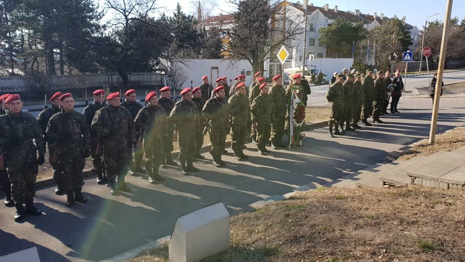 Памет: В Карлово почетоха жертвите от атентата в Кербала (СНИМКИ)