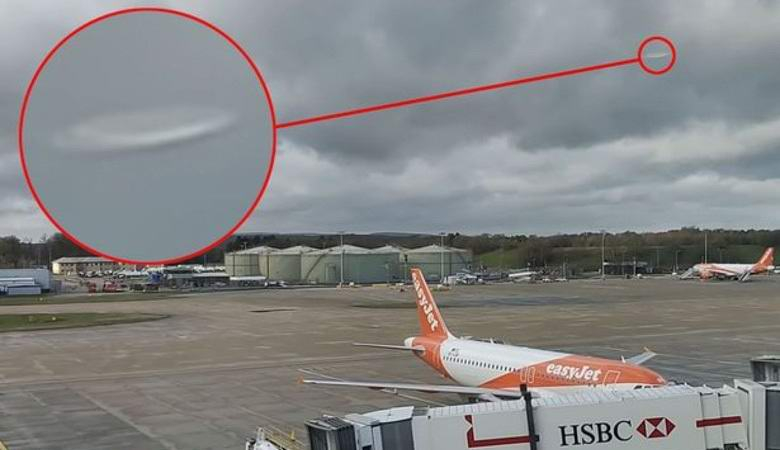 Запечатаха на ВИДЕО мистериозно НЛО, кръжащо над летище в Лондон  