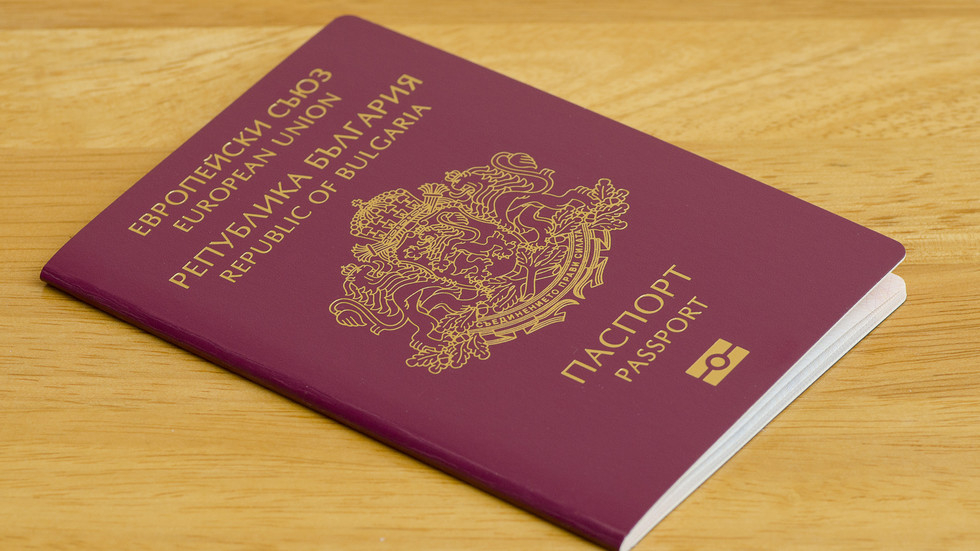 Вестник "Монд" нищи трафика с български паспорти у нас