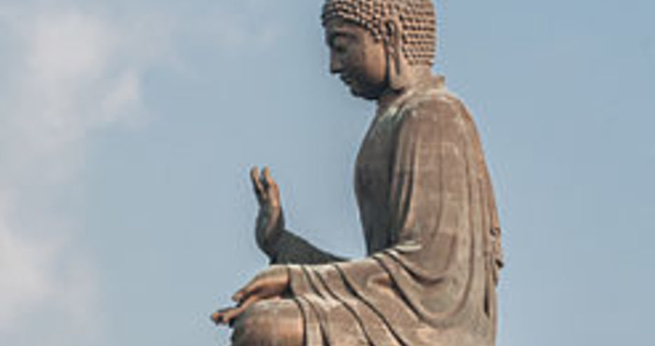 29 декември 1993 г. - Издигната е най-високата статуя на открито на седящ Буда