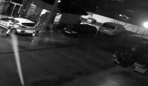Полицай нападна с юмруци служител на бензиностанция (СНИМКИ)