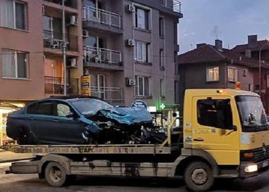 От полицията в Бургас с разкрития за катастрофата с луксозното БМВ