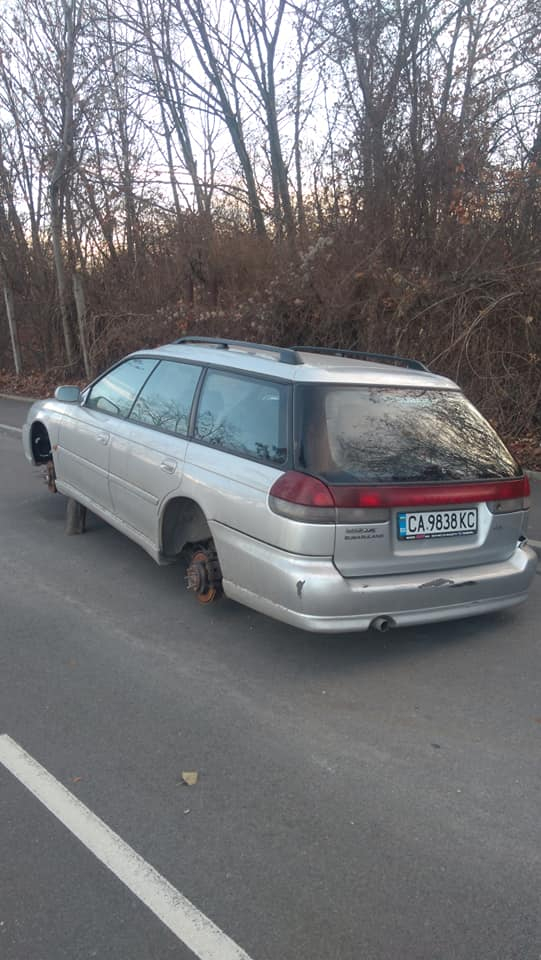 Само в БЛИЦ! Опасни апаши вършеят из столицата и нанасят удар след удар (СНИМКИ)