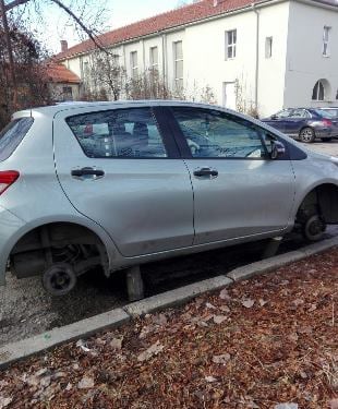 Само в БЛИЦ! Опасни апаши вършеят из столицата и нанасят удар след удар (СНИМКИ)