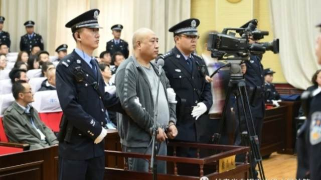 Китайският Джак Изкормвача бе екзекутиран 30 години след първото изнасилване и убийство 