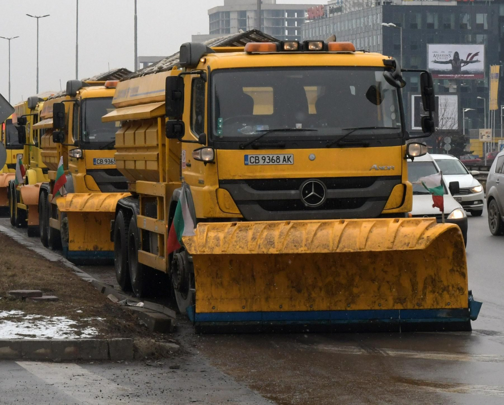 130 снегорина вършеят из София