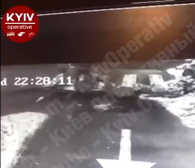 Бодигардът на Порошенко бе убит с един удар след свада на улицата (ВИДЕО 18+)