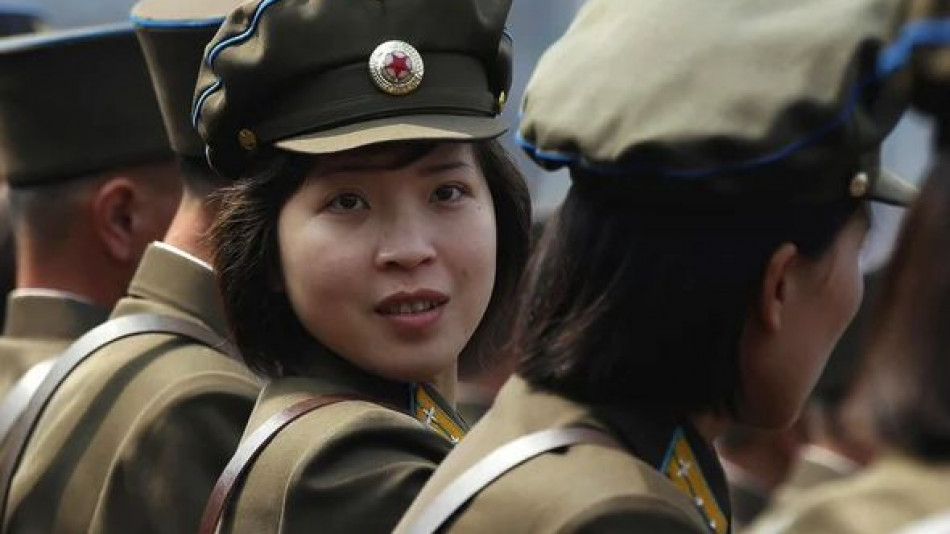 Гордост и нищета: женската армия на Северна Корея 