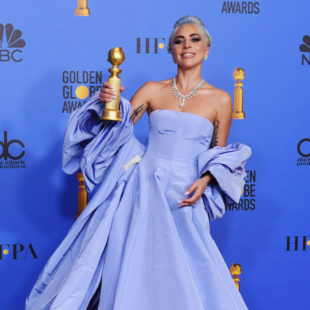 Лейди Гага се накичи с бижута за умопомрачителните 5 млн. долара на „Златен глобус“ (СНИМКИ)