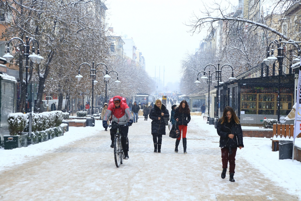 Сняг и жега: Синоптикът Янков побърка България с тази прогноза