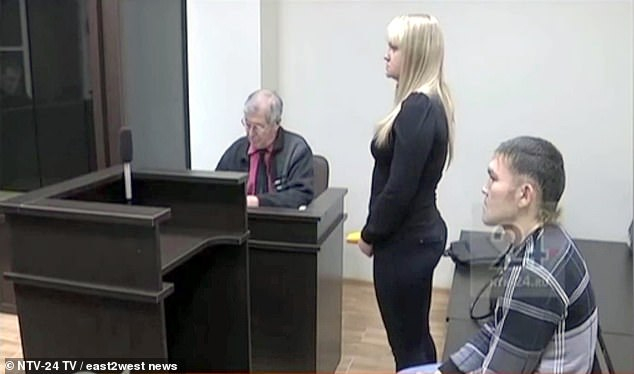 Жена намушка приятеля си 13 пъти с нож, а в съда жертвата ѝ направи предложение за брак, съдията в шок (СНИМКИ)