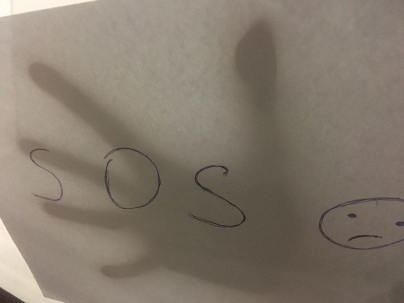 Студентка показва бележка SOS през прозореца на кола в Пловдив, но истината се оказа шокираща