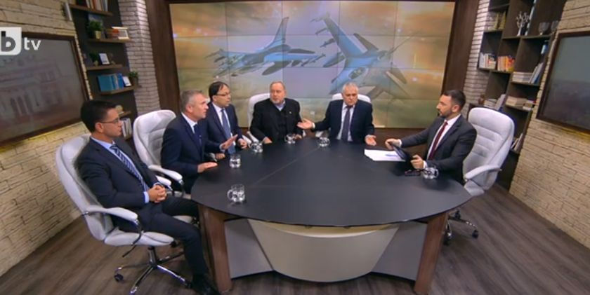 Валентин Радев от ГЕРБ разкри как президентът Радев го убеждавал колко добри изтребители са F-16, а сега... 