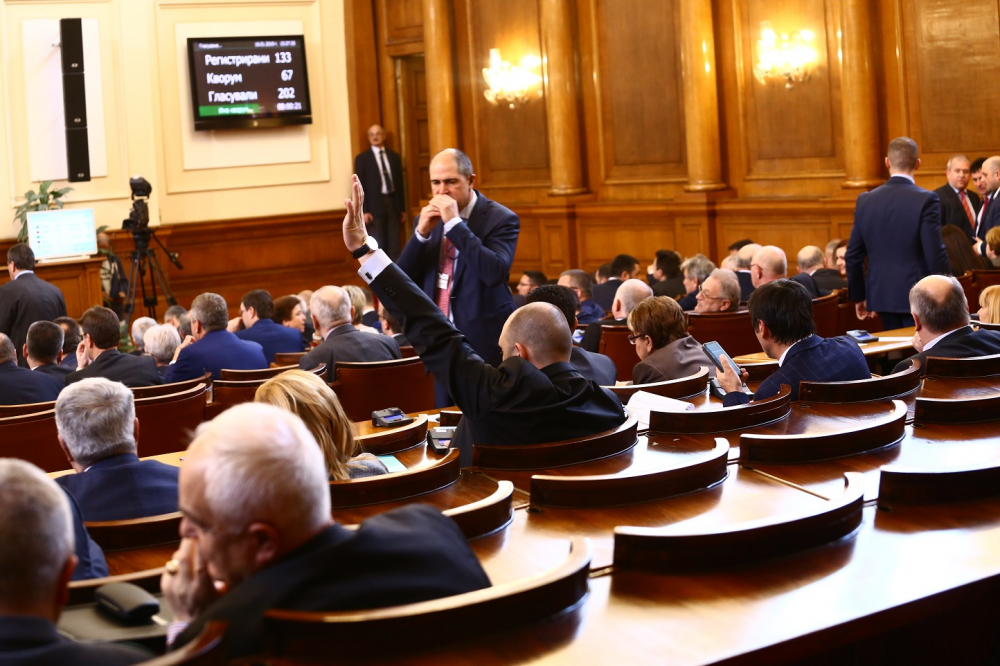 Депутатите преодоляха президентското вето върху промените в Изборния кодекс