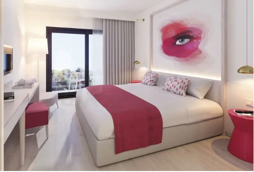 В Майорка откриват хотел само за жени