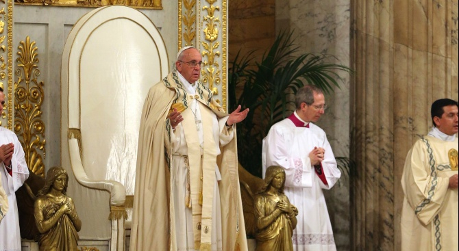Папата Франциск: Молете се с мен чрез мобилно приложение